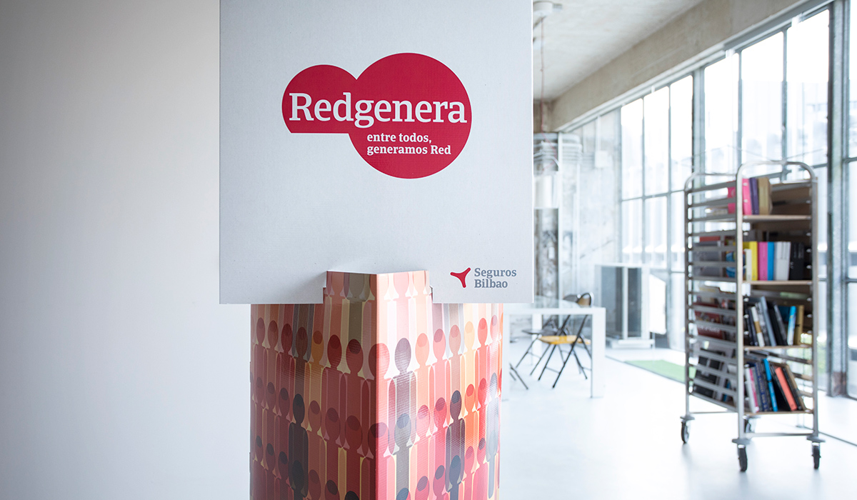 Seguros Bilbao Red Genera Branding Estrategia de marca panel cerca
