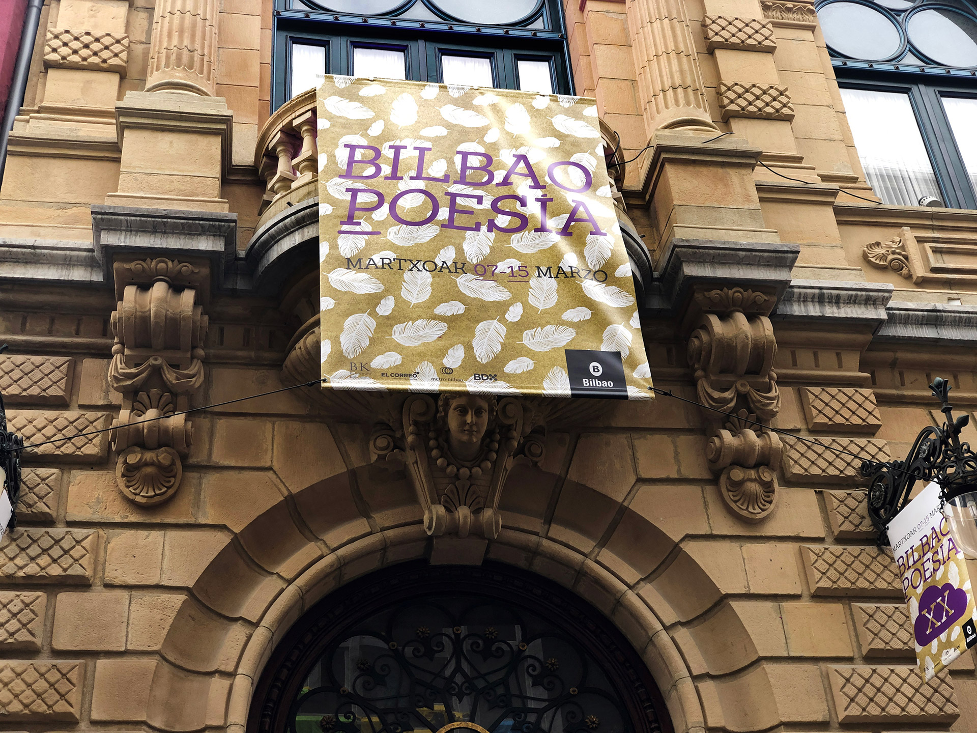Bilbao poesía Cartel Comunicación Edificio Bilbao